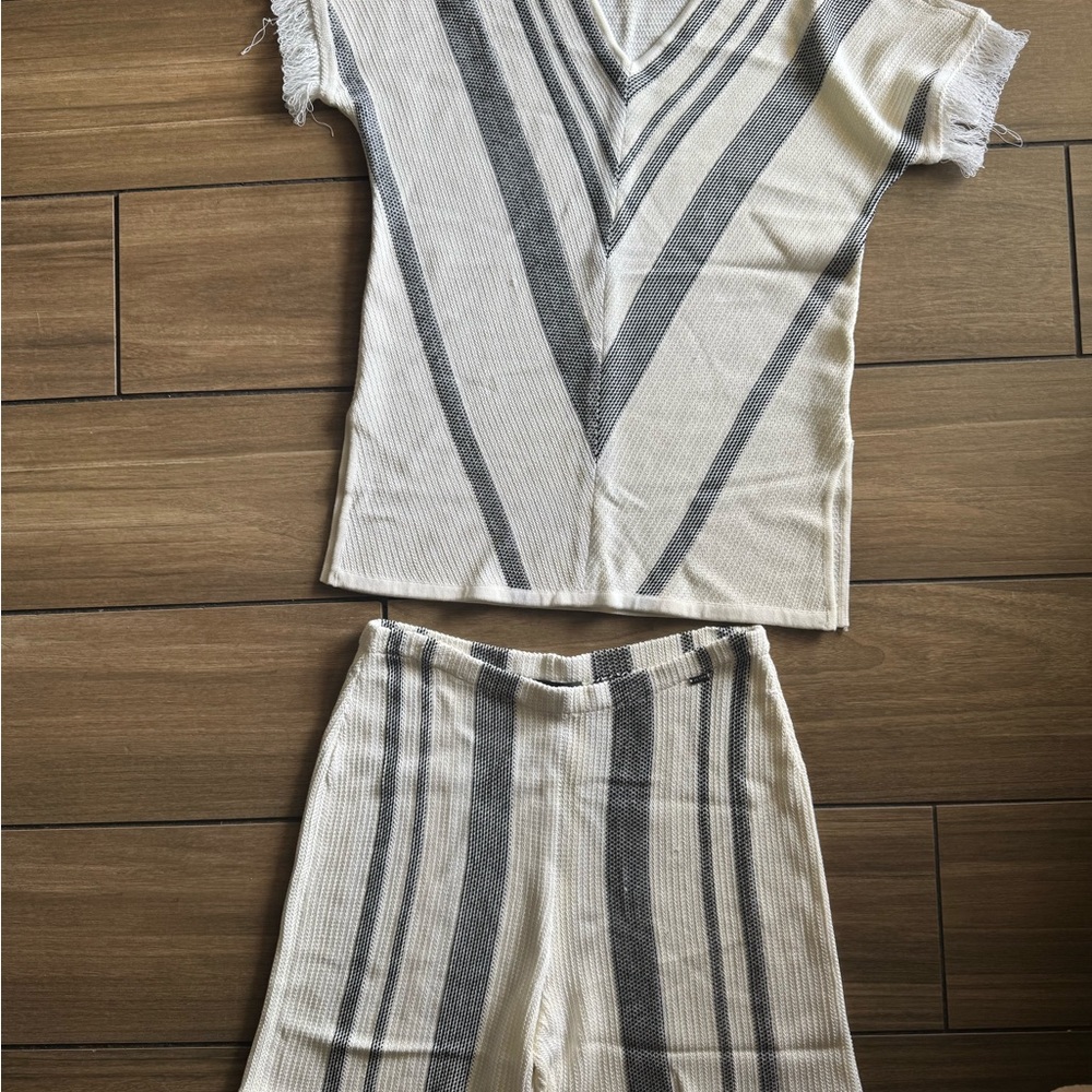 ST JOHN blouse and shorts set